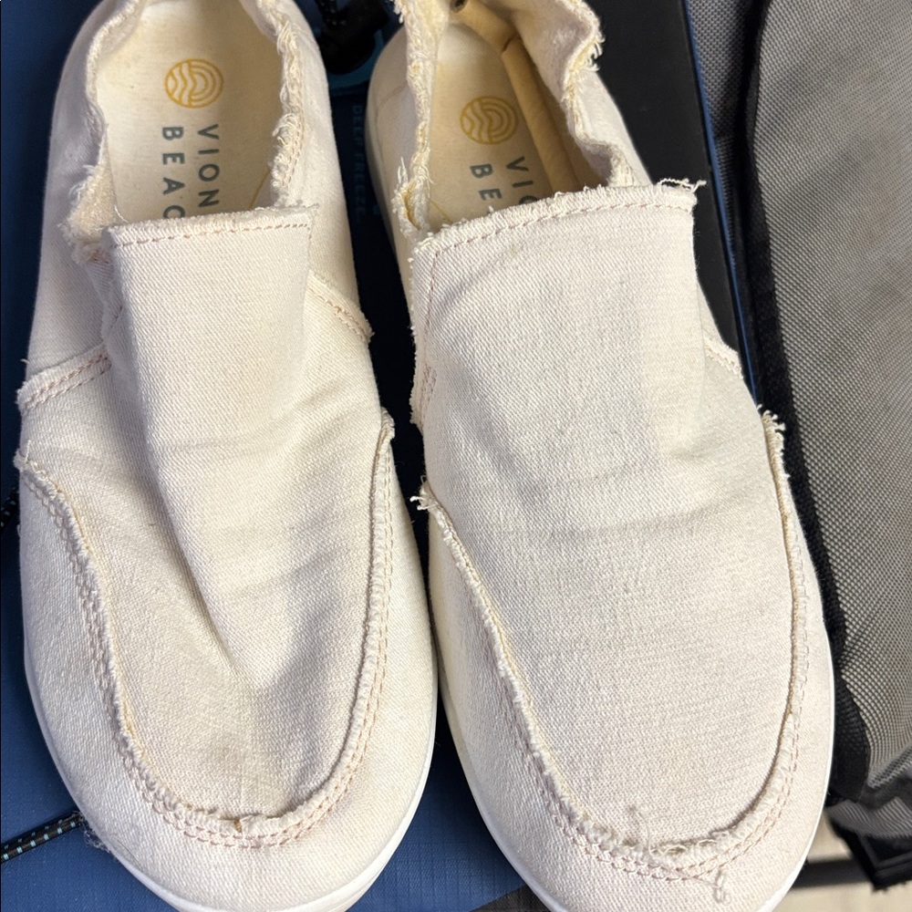 Vionic Women’s Off-White Slip-On Sneakers